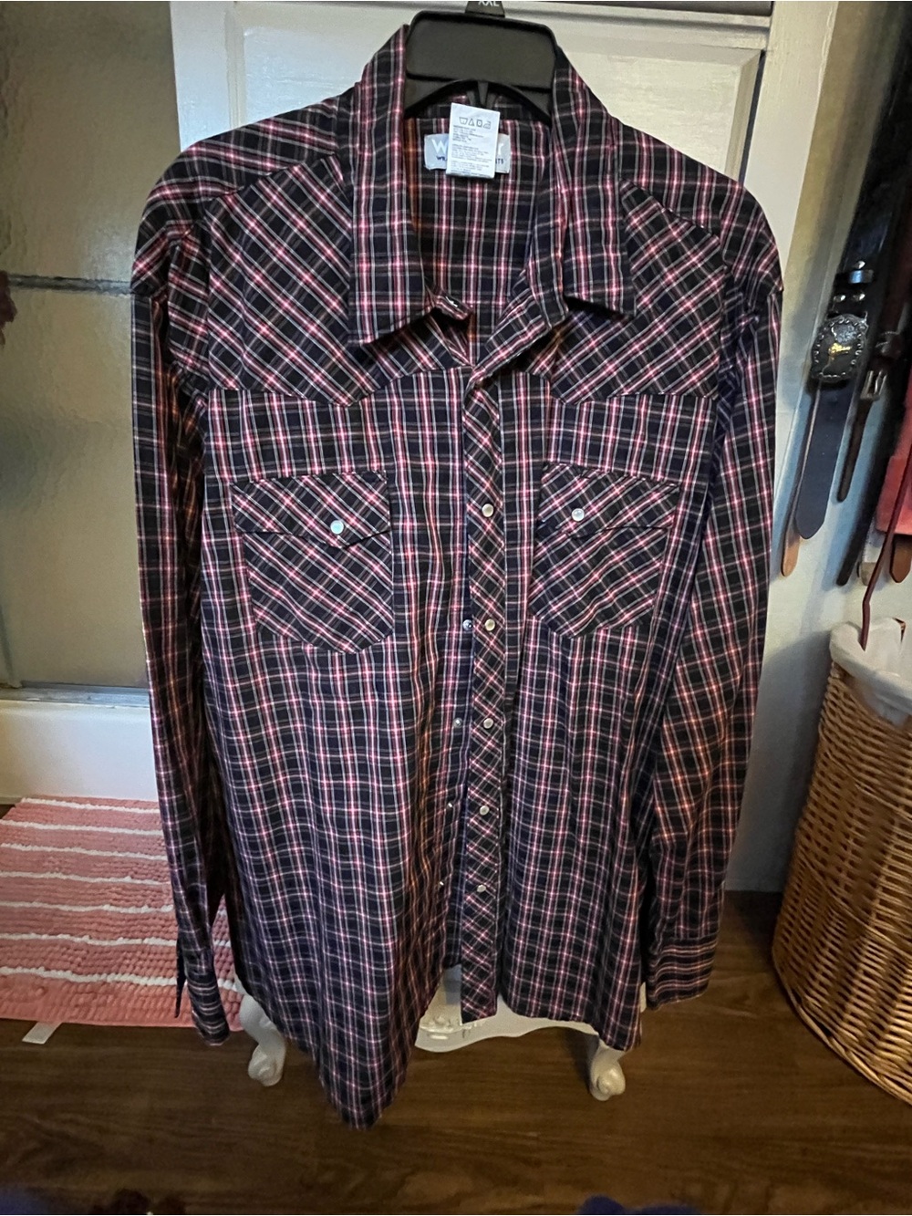 Men's Wrangler Plaid Button-Up Shirt — Black and red